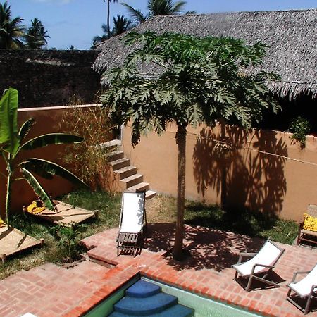 לינה וארוחת בוקר האי מוזמביק Patio Dos Quintalinhos - Casa Di Gabriele מראה חיצוני תמונה